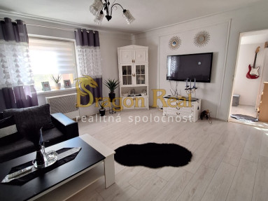 PREDAJ - 2 Domy za cenu 1 s pozemkom o rozlohe 684m2 - TREBIŠOV