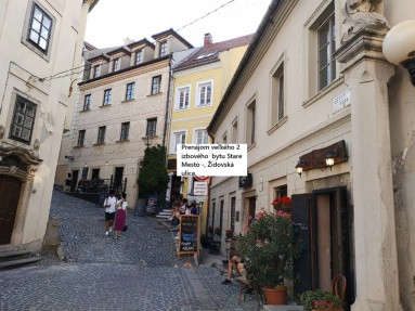 Prenájom veľkého 2 izbového bytu Stare Mesto - Klima, Židovská ulica. Byt je aktuálny od