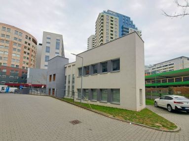 Prenájom kancelárie o výmere 64 m2 na rohu Prievozskej a Plynárenskej ul.